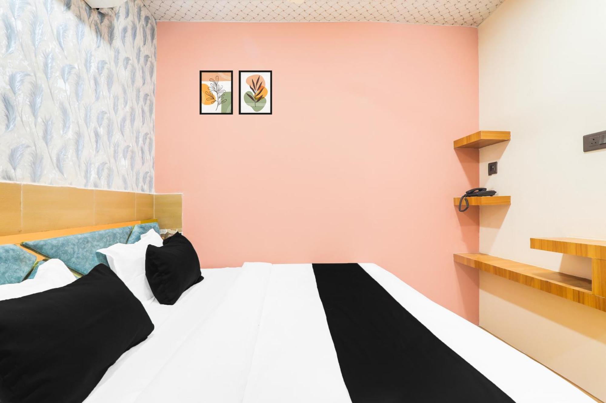 Hotel O V. K Palace Inn Lucknow Bagian luar foto