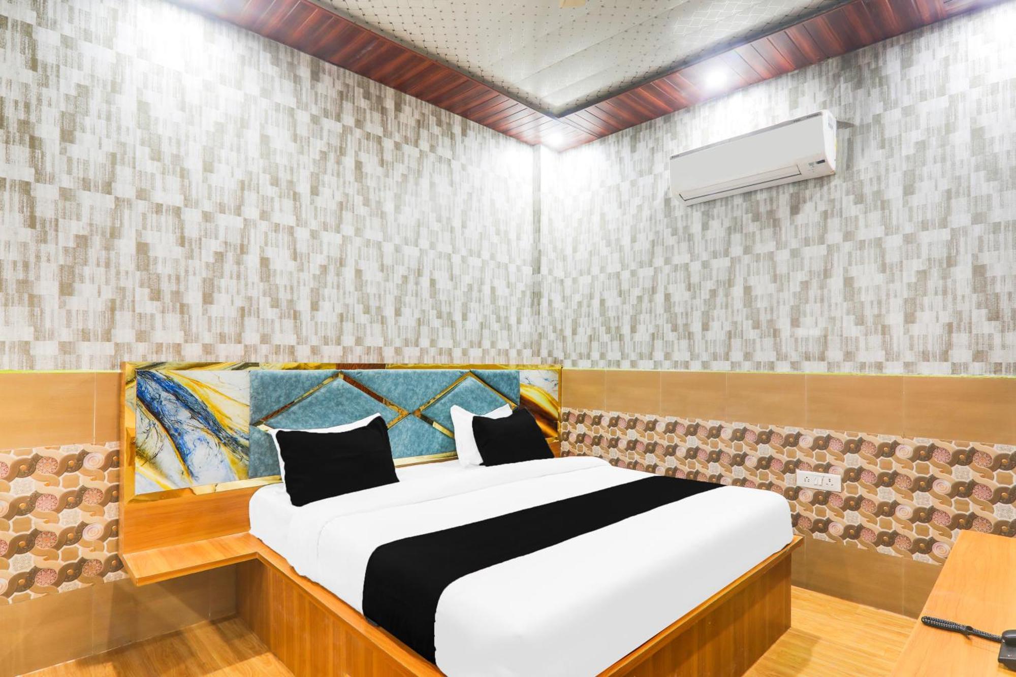 Hotel O V. K Palace Inn Lucknow Bagian luar foto