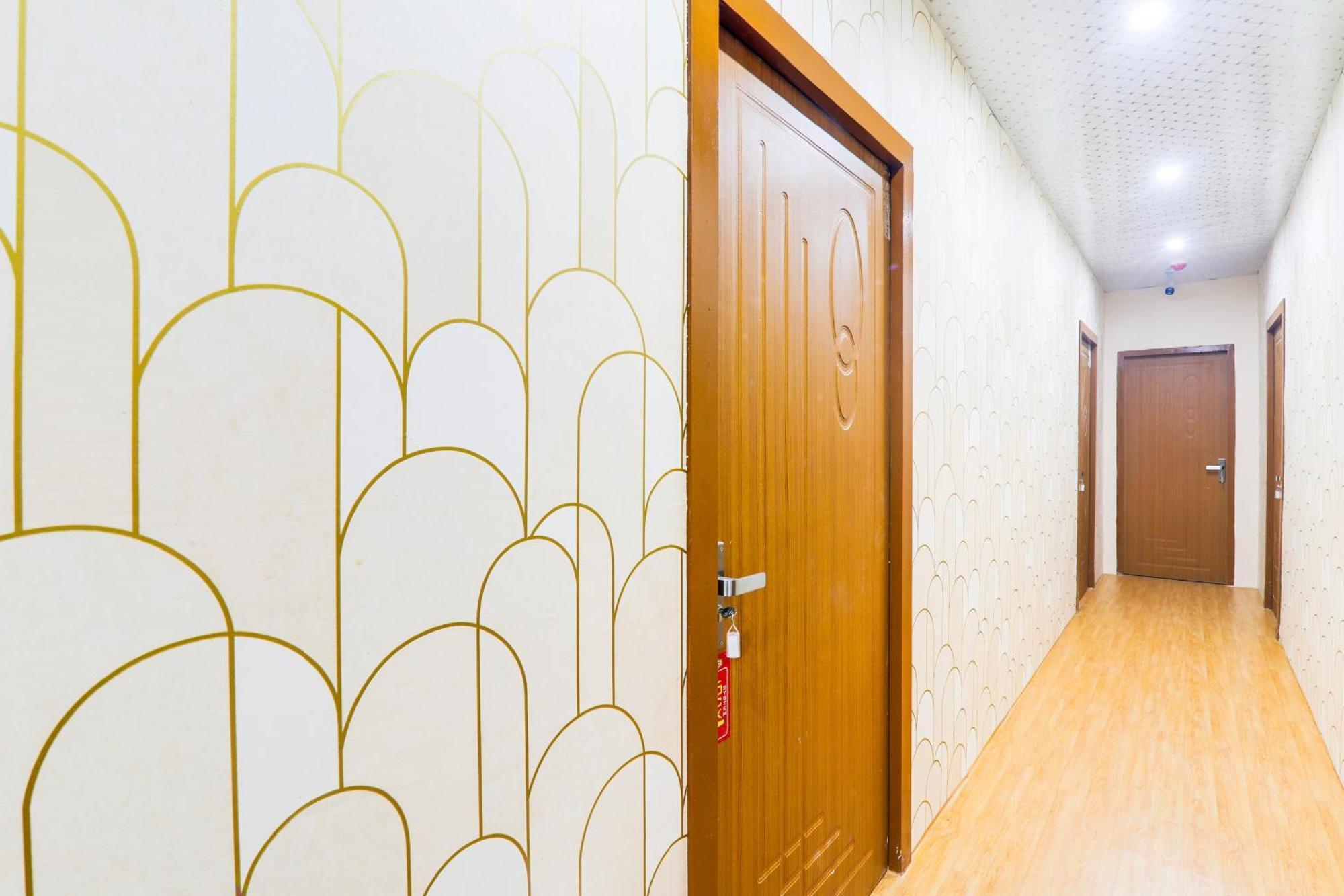 Hotel O V. K Palace Inn Lucknow Bagian luar foto